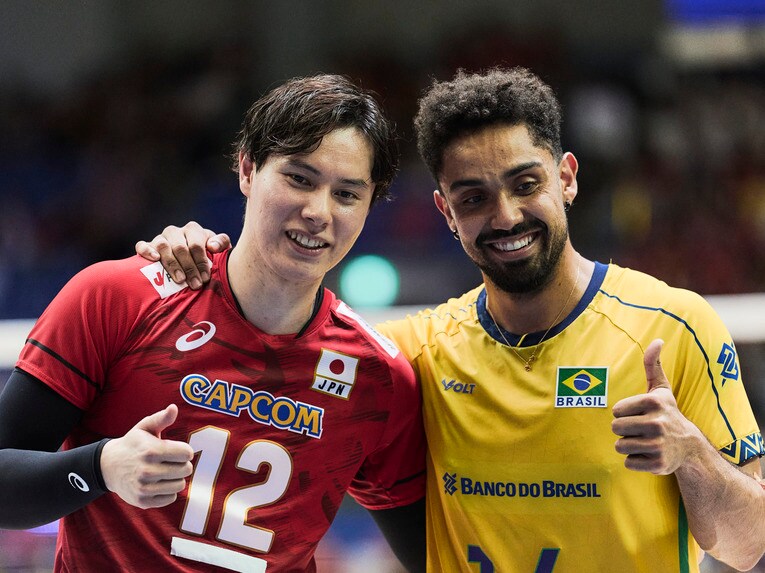 高橋藍とブラジル代表カチョパ　©︎Yuki Suenaga