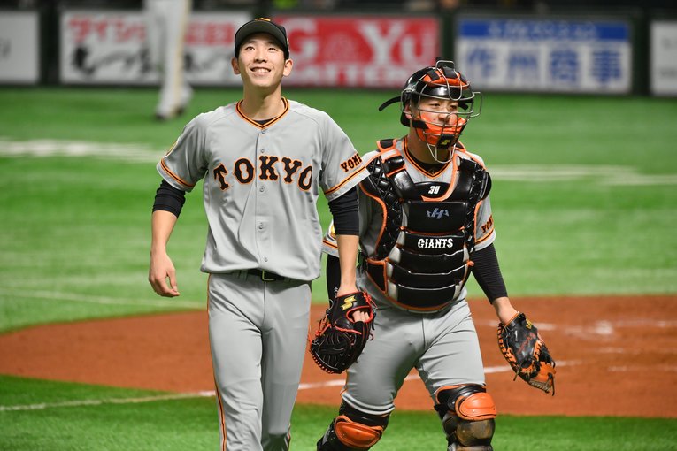 昨年の日本シリーズではリリーフを務めた戸郷　(C)Hideki Sugiyama