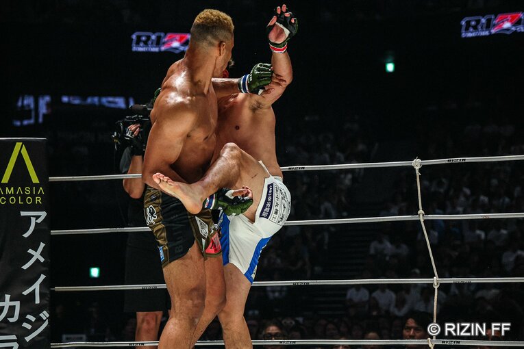 『RIZIN.54』エドポロキングvs.上田幹雄　©RIZIN FF