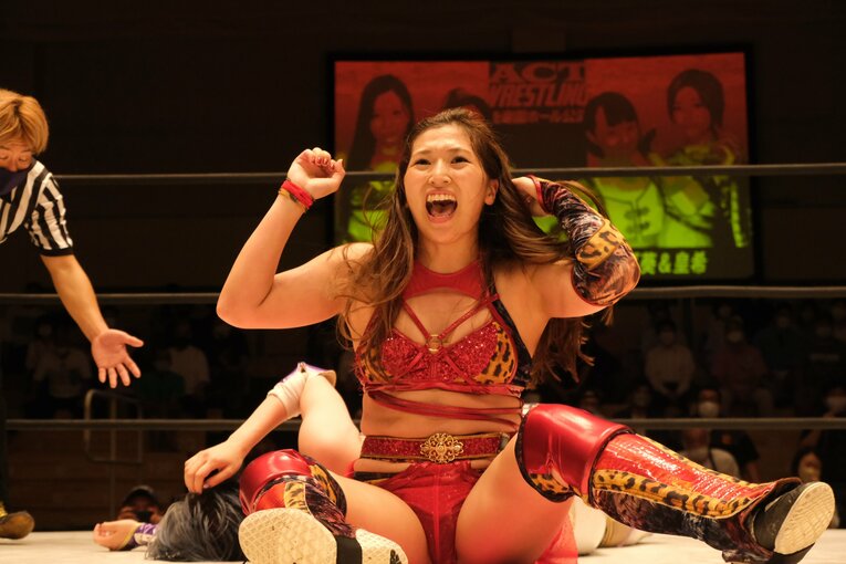 「闘うグラドル」もデビュー、アクトレスガールズの“華がスゴい”新人たちの裏で…エース・青野未来が泣いた理由「まったく追いつけていない」(43)