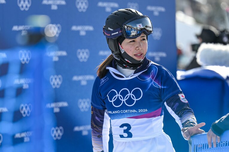 絶対女王レデツカが準々決勝で敗れると、連鎖反応のようにW杯ランク1位の三木も敗れた。男子の斯波の不可解な失格も含め、パラレル大回転は波乱の連続に ／ photograph by Nanae Suzuki/JMPA