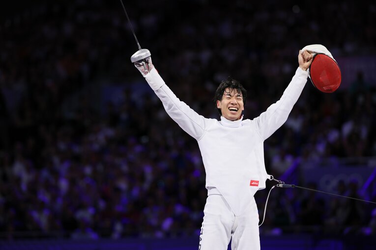 男子エペ個人決勝、加納虹輝vs.ヤニック・ボレル　©JMPA