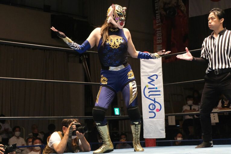 「はっきり言って、初代タイガーマスクのクローン」 《タイガー・クイーン》衝撃デビューに佐山聡も「思った以上の合格点」(10)