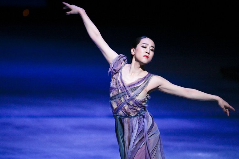 「母への永遠の愛を滑りたいな」浅田真央が明かすアイスショー『Everlasting33』に込めた“愛”「誰も見たことのない景色を届けたい」(97)