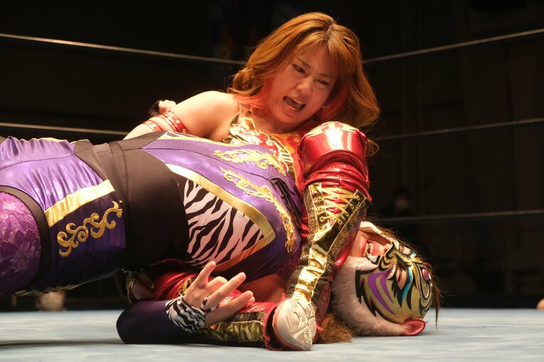 試合後“初肉声”は「悔しい」 タイガー・クイーンが6連勝も“必殺技なし”の大苦戦…好敵手たちとの“再戦”が今後のカギに？(17)