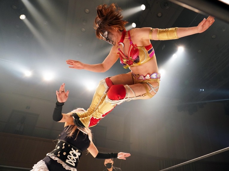 北大法学部卒→外資系企業から異例の転身…スターダムで奮闘する月山和香（30歳）はなぜプロレスラーになったのか？《特別グラビア》(36)