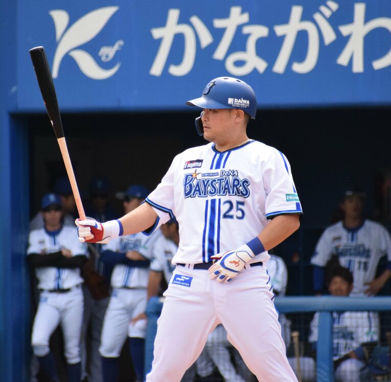 DeNA復帰後、二軍戦で初めて実戦に参加した筒香　©︎JIJI PRESS