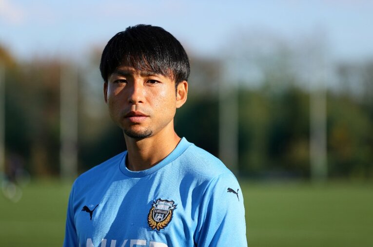 川崎フロンターレ・小林悠のロングインタビュー。36歳となった今も「試合に出れば絶対に点が取れるっていう自信がある」と断言する ／ photograph by Shigeki Yamamoto