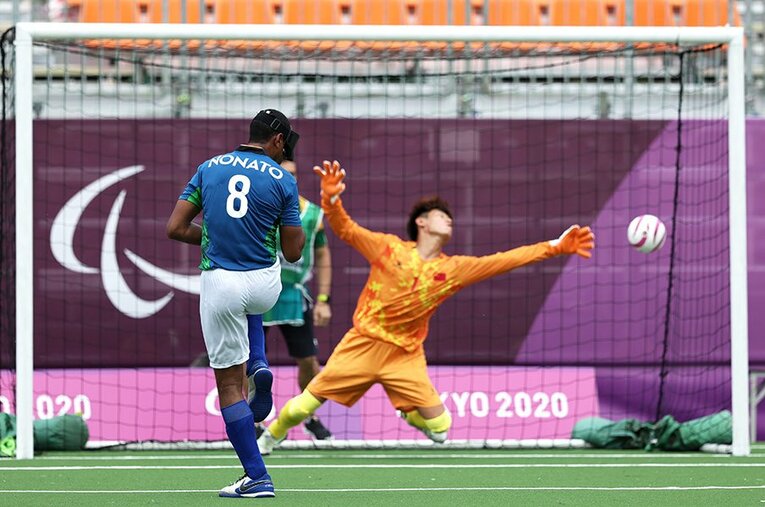 5人制のブラインドサッカーでパラリンピック4連覇、いまだ無敗を誇るブラジル。その強さの源とは？ ／ photograph by Getty Images