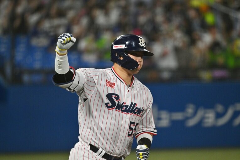 スタンドインを確認してガッツポーズからの…  ©Hideki Sugiyama