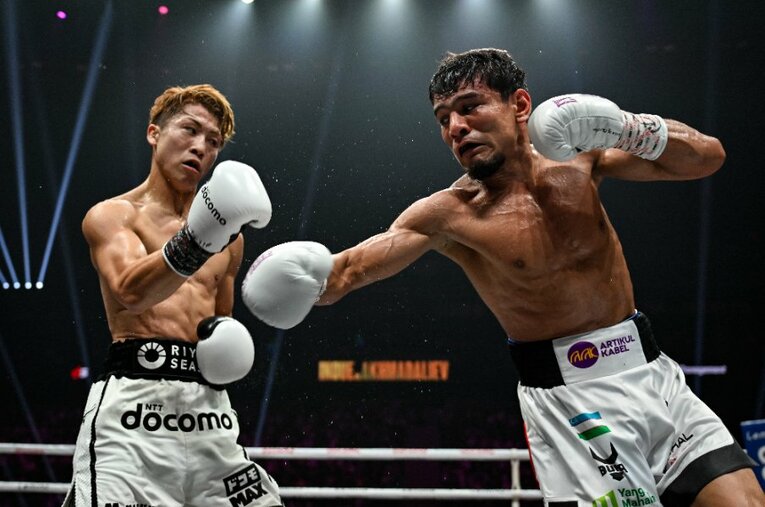 井上尚弥に“空転”させられた挑戦者ムロジョン・アフマダリエフ。その表情は次第に絶望の色が濃くなっていった ／ photograph by Hiroaki Finito Yamaguchi