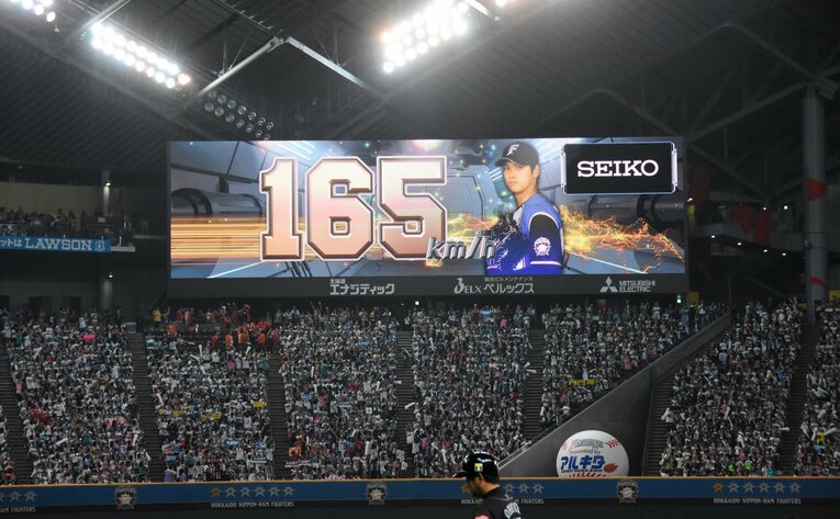 大谷翔平は日本ハム時代の2016年10月16日に自己最速の165kmをマーク（CSファイナルステージ、ソフトバンク戦）　©JIJI PRESS