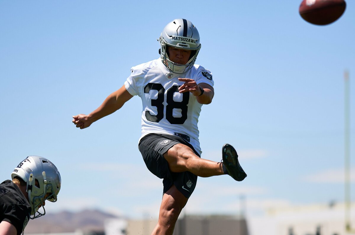 キッカーのイスはチームにひとつ」NFLチームと契約も…ライバルは