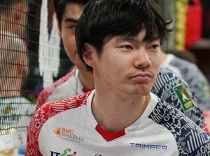 「俺が全部訳す。何かあったら俺のほうを見ろ」25歳大塚達宣がセリエA初先発の19歳大学生に贈った熱い言葉「本当にお兄ちゃんみたいな存在」