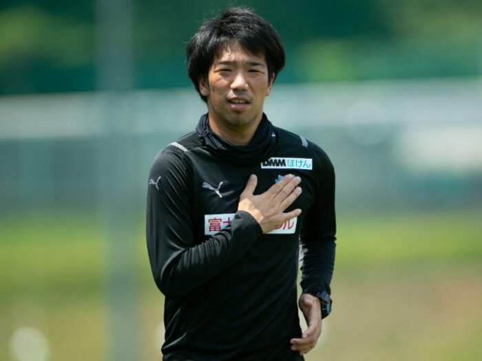 川崎Fの現役選手も思わず「ウマっ!」 “プロ出場1試合”吉田勇樹コーチ(32)の「止める・蹴る」が今も上達し続けている理由とは?<Number Web> photograph by KAWASAKI FRONTALE
