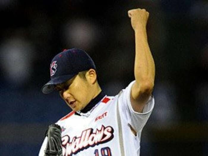ヤクルトをCSに導いた石川雅規。土壇場で勝敗を分けた「エース力」。＜Number Web＞ photograph by NIKKAN SPORTS
