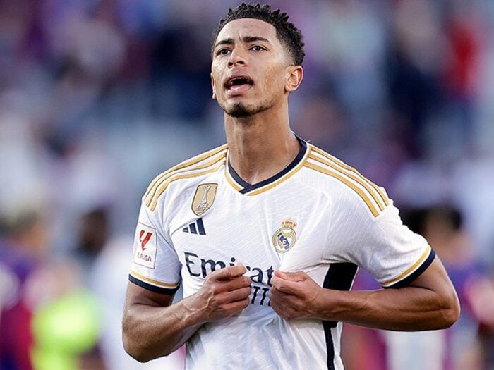 “20歳マドリー新怪物”鳥肌ゴラッソでバルサ粉砕「父に“正しいことをするんだ”と」久保建英や大谷翔平と似た規格外…ベリンガムの育ち方＜Number Web＞ photograph by Soccrates Images/Getty Images