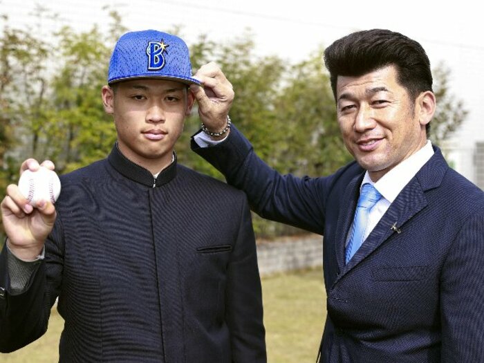 ドラフト候補にありがちな「〇〇二世」「〇〇の再来」は禁句にしてきたが…「こりゃ、小園だなぁ」DeNAドラ1によく似た高校生投手を見つけた＜Number Web＞ photograph by KYODO