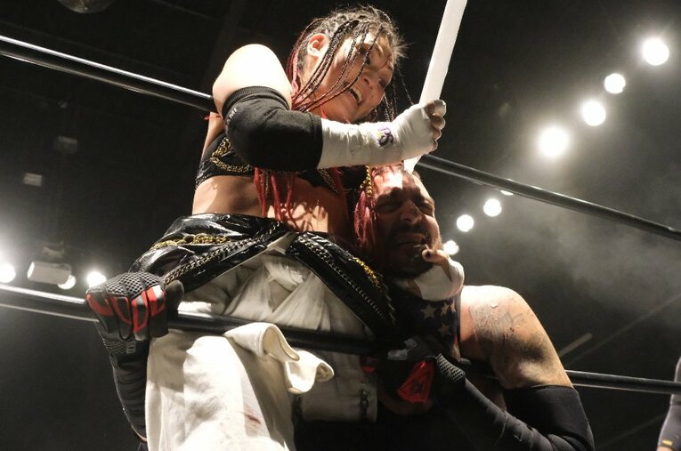 アメリカの団体GCWではデスマッチ王座を獲得。日米で注目を集めるデスマッチファイターの山下りな ／ photograph by Norihiro Hashimoto