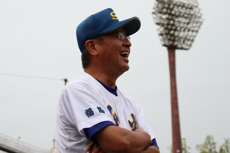 センバツの初戦に勝利し甲子園通算30勝を達成した福島・聖光学院の斎藤智也監督。一方でその経歴は、高校野球指導者としては異色のものだった ／ photograph by Genki Taguchi