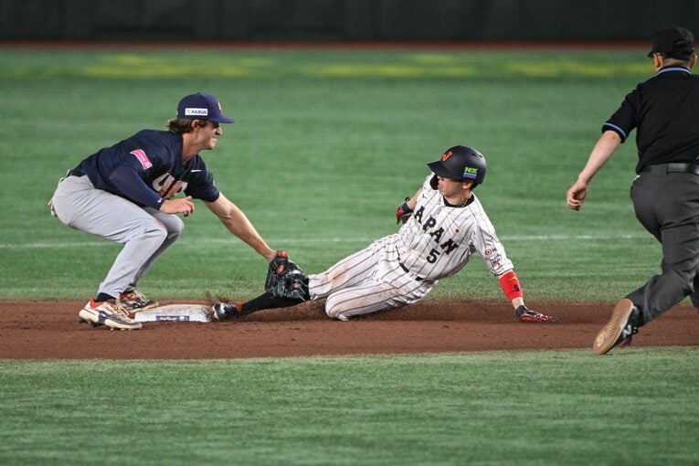 プレミア12米国戦、牽制に飛び出した五十幡は盗塁死　©Nanae Suzuki