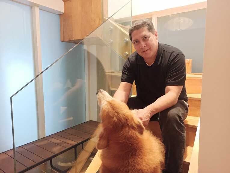 愛犬とニコニコ　©Hiroaki Sawada