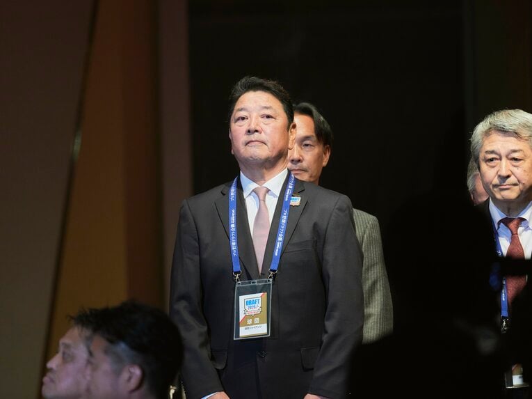 「表情が対照的すぎる！」ドラフト会場で見た巨人と阪神の首脳陣　©Yuki Suenaga