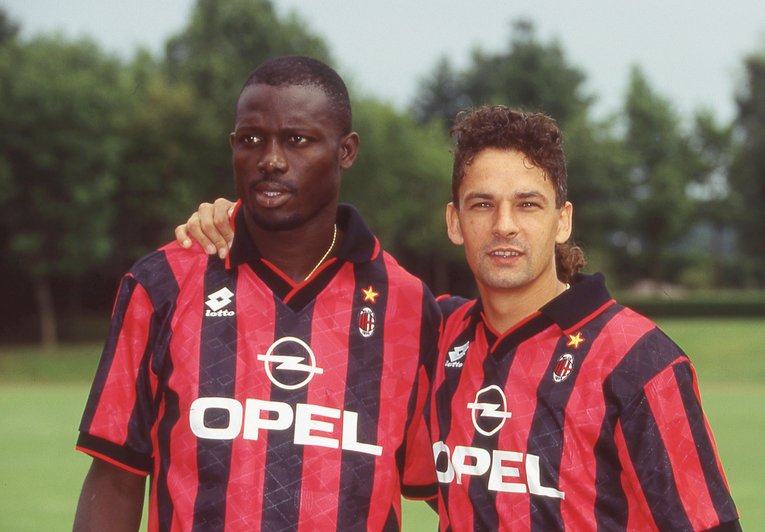 ハウバート・ダンが憧れの人と語ったのは母国リベリアのスター、ジョージ・ウェア（左）。ロベルト・バッジョ（右）ら世界トップ選手の中でも異彩を放ったストライカーだ　©︎Getty Images