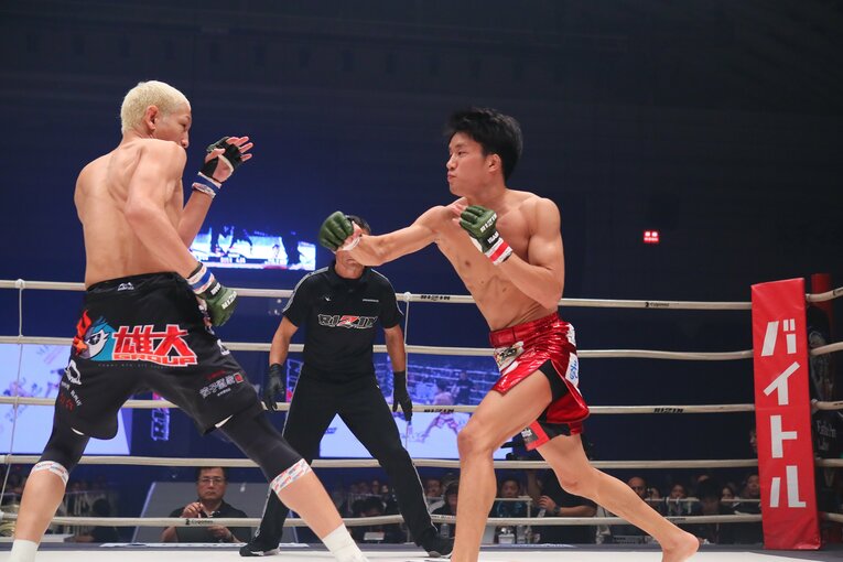 vs佐々木憂流迦（1R・TKO勝利、2019年10月12日）　©RIZIN
