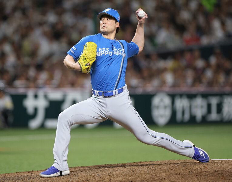 次に呼ばれたのは、髙山と同じ明治大の上原健太。北海道日本ハムの外れ外れ1位だった（右に続きます）　©JIJI PRESS