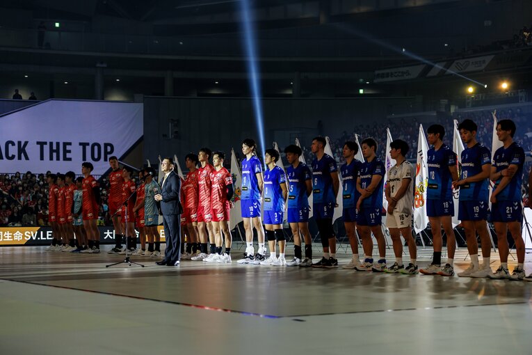 東京体育館で行われた開幕戦は、地上波のゴールデンタイムで生中継された　©︎Kiichi Matsumoto