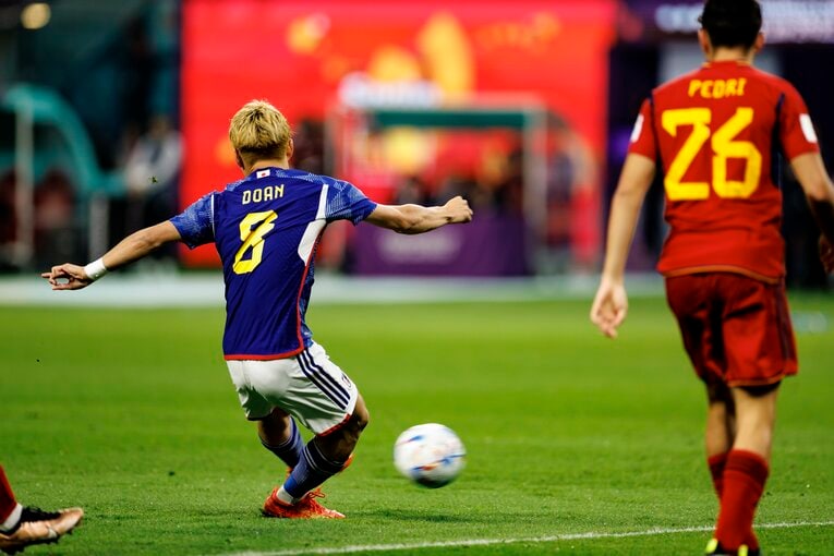 スペイン戦、堂安のゴールシーン　©︎Kiichi Matsumoto/JMPA