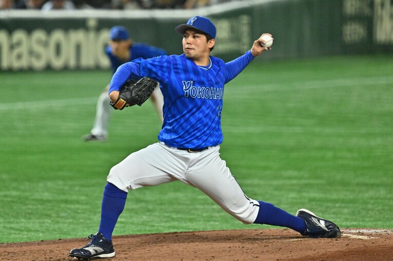 今季14勝で最多勝を獲得した東だが、数字から感じるよりもはるかに苦しいシーズンだったと明かす　©Hideki Sugiyama