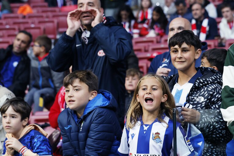 ボウ然の久保建英「ユニホームを噛んで悔しそうに」元相棒が最速ハットトリック…前半で白旗「ベンチでしばらく動けず」ソシエダに漂う“絶望”(2)