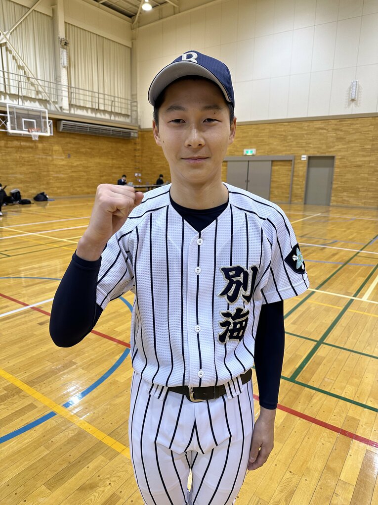 セカンドを守る千田涼太。将来は酪農家を目指す　©Yuji Yanagawa