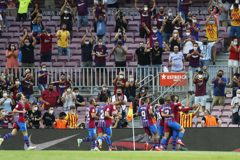 “メッシが去ったバルサとカンプノウ初戦”はどんな雰囲気だったか… 背番号10のファンと「前半10分のメッシコール＋ブーイング」〈現地撮影〉(22)