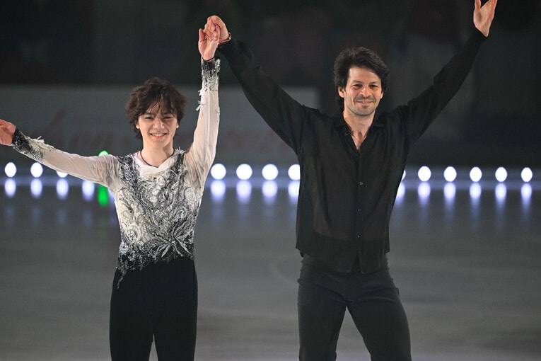 フレンズオンアイス　©Asami Enomoto