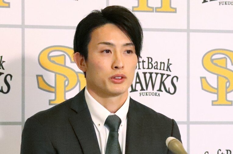 ソフトバンク周東佑京28歳（写真は昨年末の契約更改時） ／ photograph by JIJI PRESS