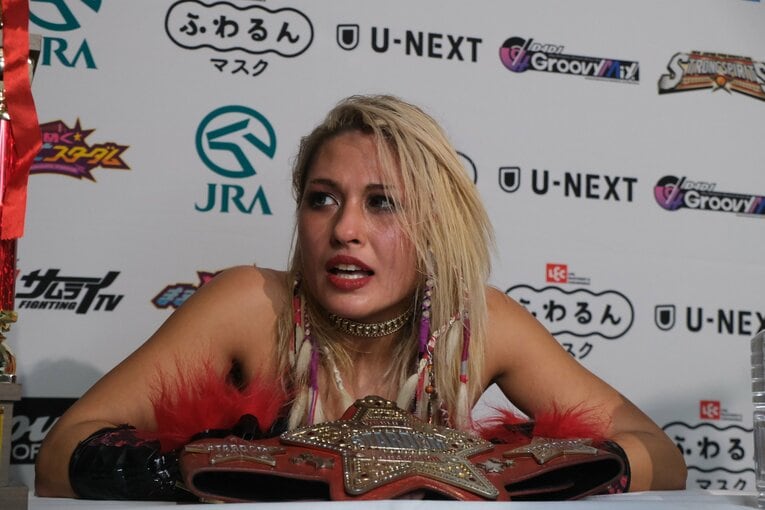 試合後にコメントするジュリア　©Norihiro Hashimoto