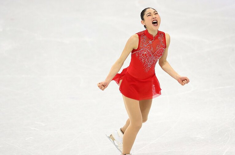 10代の頃から期待された潜在能力が、ついに開花。長洲のトリプルアクセルには観客も喝采した。 ／ photograph by Ryosuke Menju/JMPA