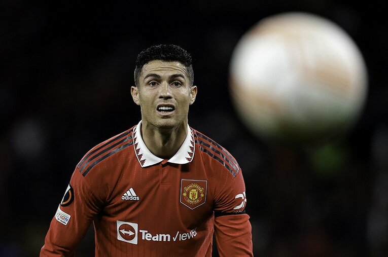 バロンドール5度受賞の不世出のストライカーも今年37歳。昨年マンチェスター・Uに復帰も、イングランド国内での評判は… ／ photograph by Getty Images