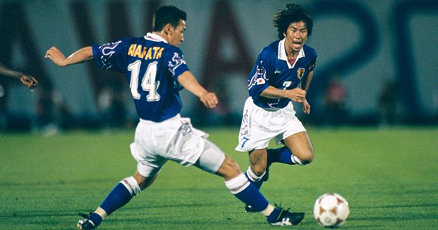 サッカー日本代表から消えた天才「ぷらっとしてます」流浪のMF、中田英寿が「ゾノを呼んで下さい、岡田さん」トガっていた前園真聖への信頼（3／3） -  サッカー日本代表 - Number Web - ナンバー