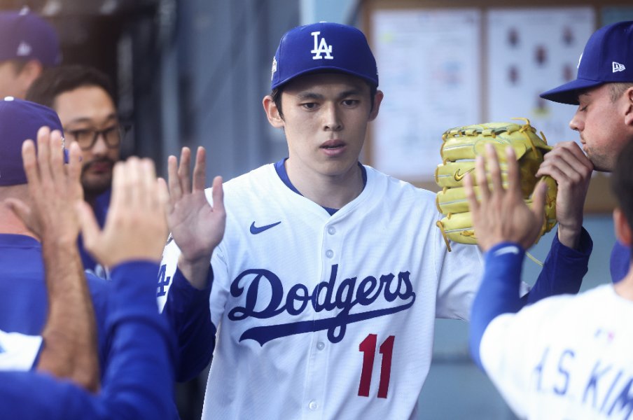 ドジャース佐々木朗希「配置転換はむしろこの時期で良かった」元メジャー右腕が解説“リリーフの準備”日米の違い…肩の作り方や連投「即適応できた理由」＜Number Web＞ photograph by Getty Images