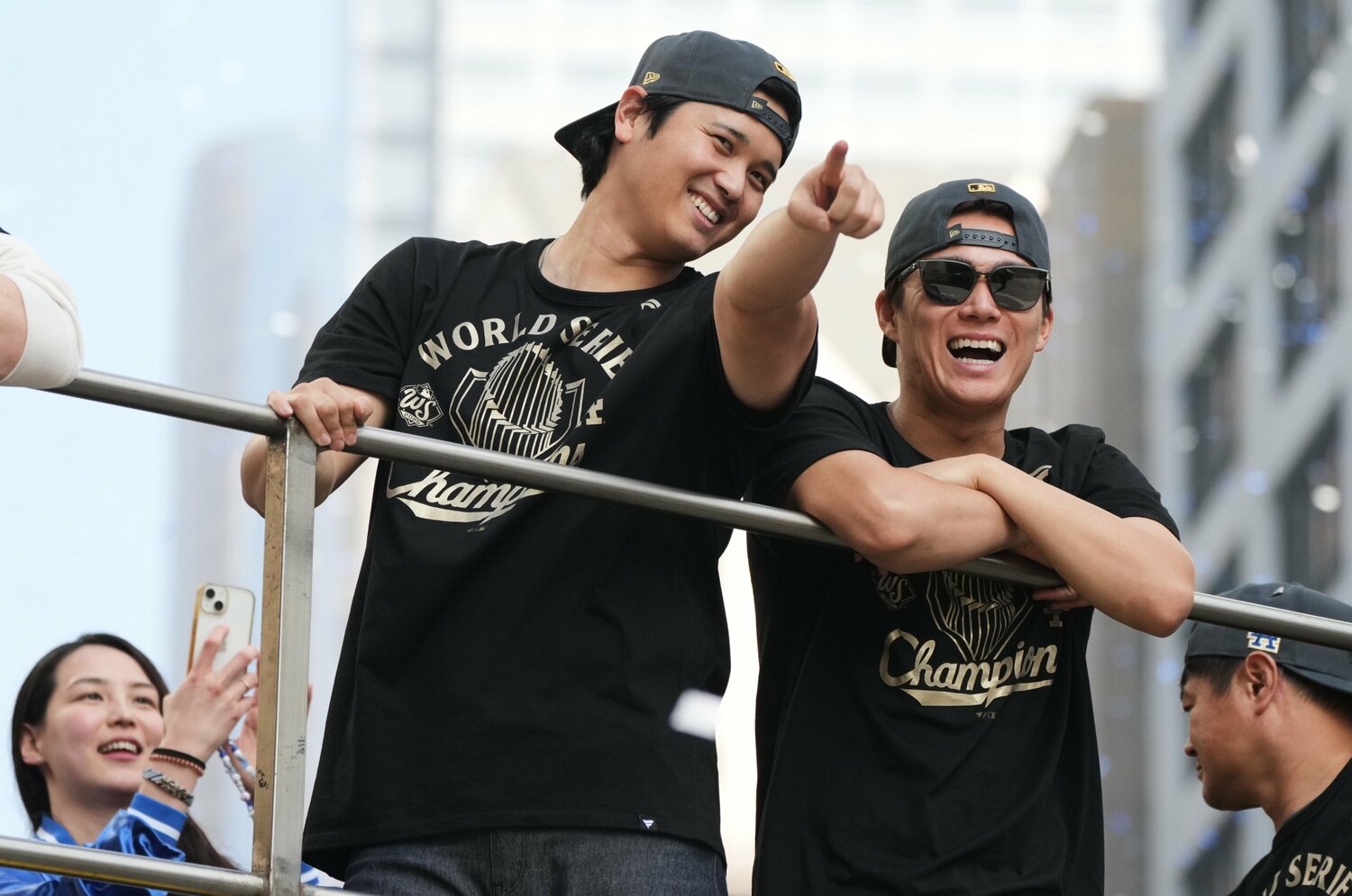 「ヤマモト以外は登板可能」“いい意味で”裏切ったロバーツ監督も山本由伸も大谷翔平も…「負ける選択肢はない」WS敗退寸前ドジャースの底力＜Number Web＞ photograph by AP/AFLO