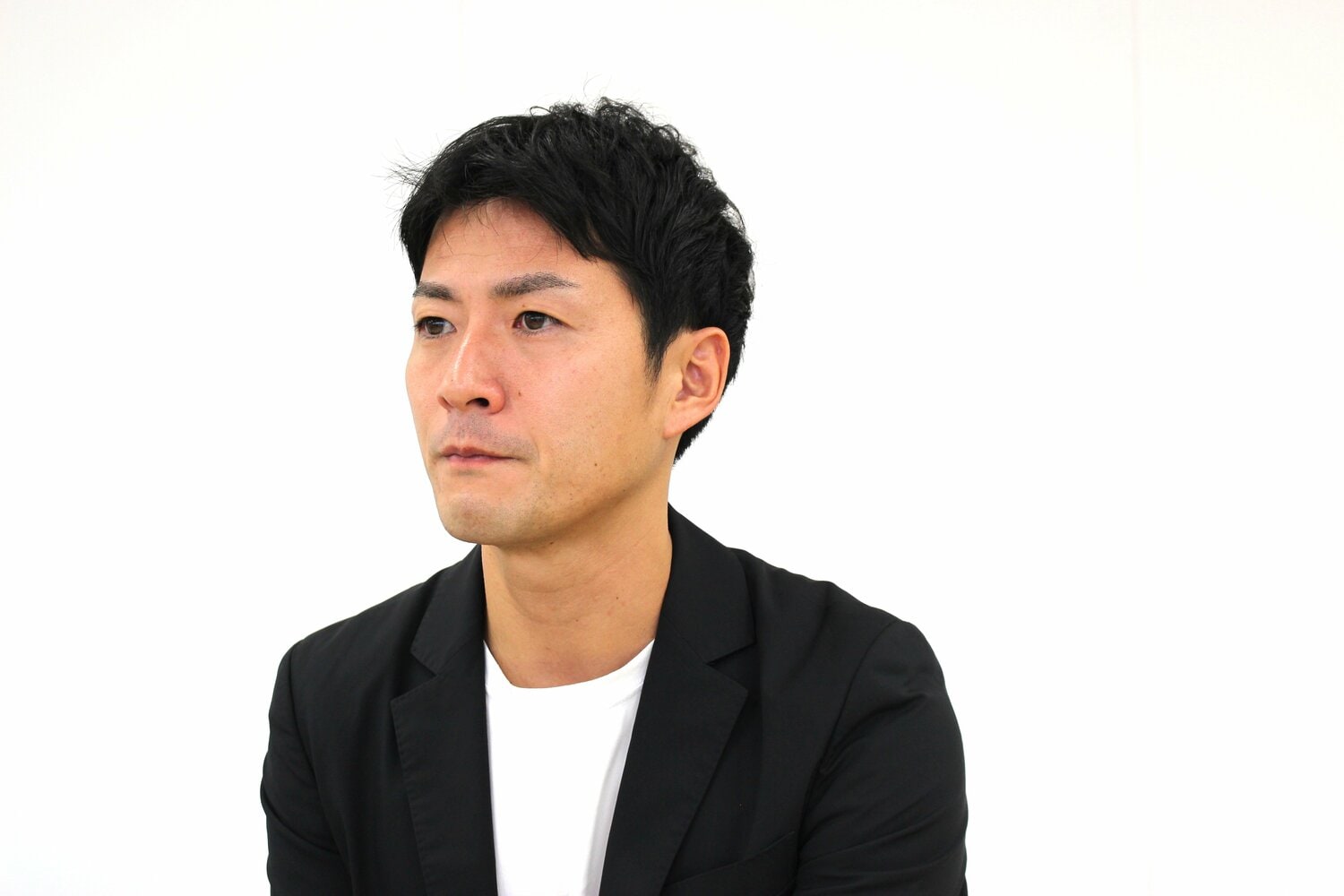 摂南大の寝屋川キャンパスでインタビューに応じた竹澤健介　©Number Web