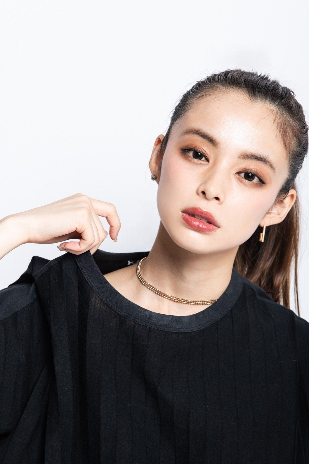 バンドを中心に活動を行っているSHONOさん　写真は事務所提供