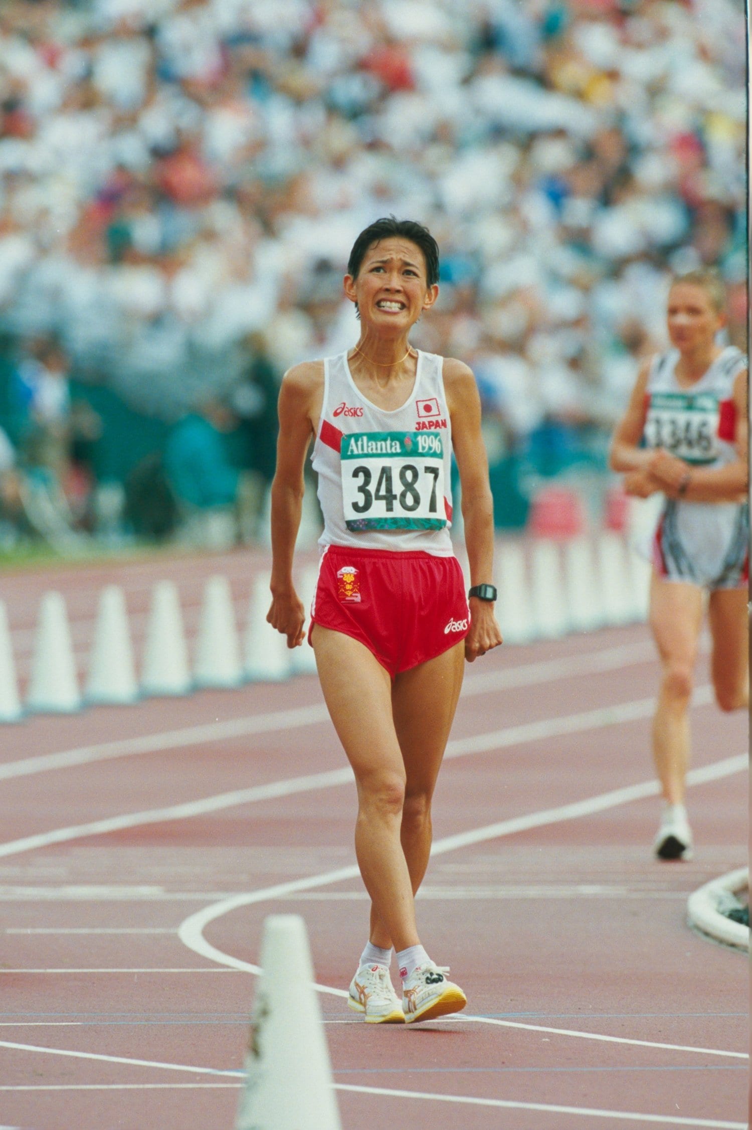 1992年のバルセロナ五輪銀メダルに続き、1996年アトランタ五輪で銅メダルを獲得した有森裕子　©JMPA