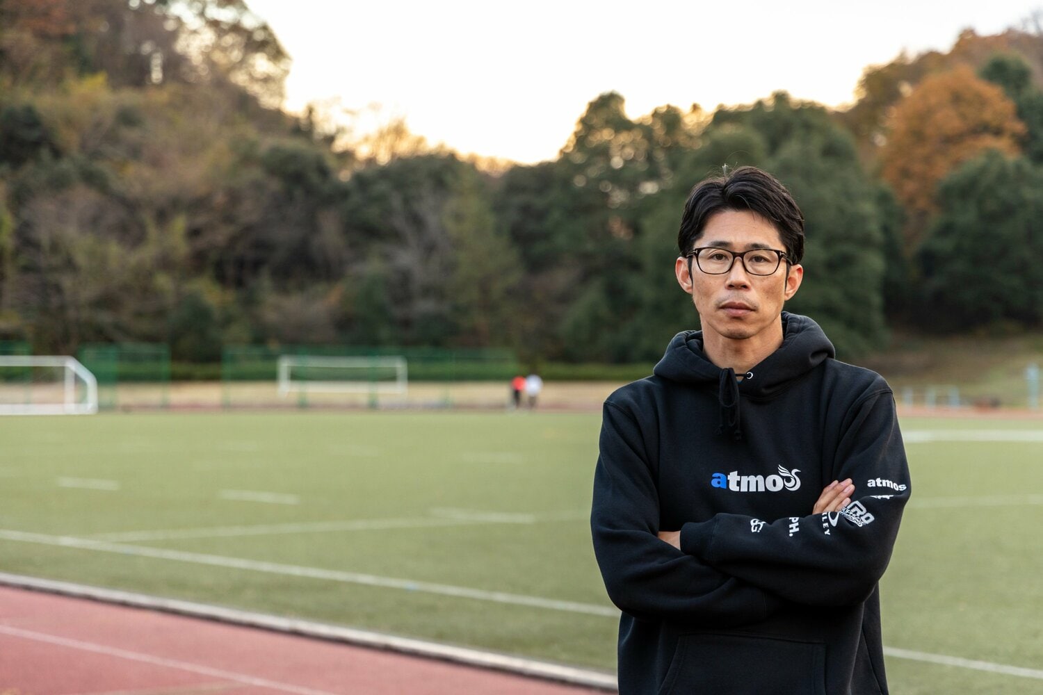 駿河台大学監督の徳本一善。今年、創部10年目で初の箱根駅伝出場に導いた　©Mutsumi Tabuchi