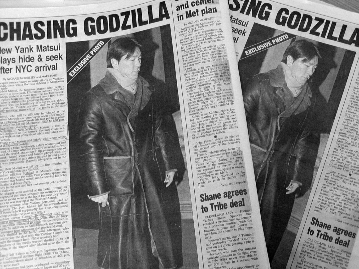 当時の現地紙（ニューヨーク・ポスト）。松井がホテルを出る際の様子まで掲載された　©JIJI PRESS