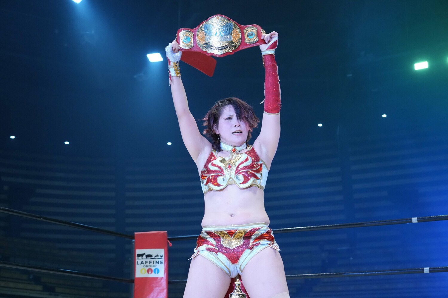 マリーゴールドのエースとしてワールド王座のベルトを高々と掲げる林下詩美 ©Essei Hara